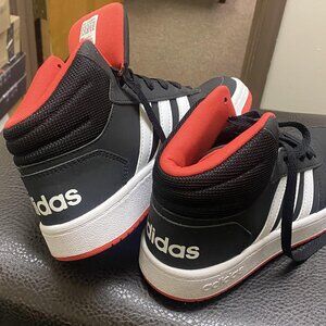 Adidas Tennis Shoes